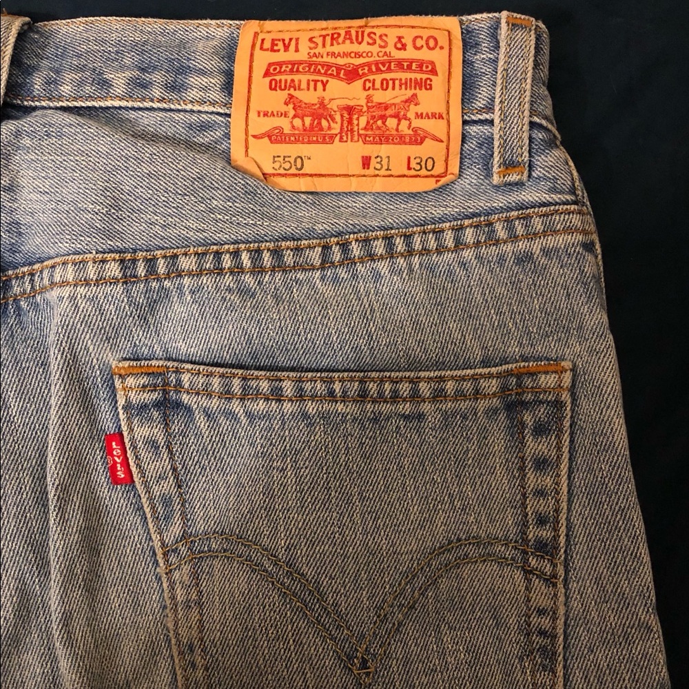 LEVI’S 550 Vintage High-Waisted Jeans